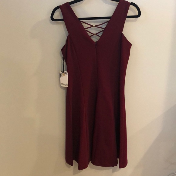Burgundy dress - Picture 4 of 5